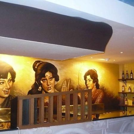 Celebrity Boutique Hotel Хайдарабад Номер фото